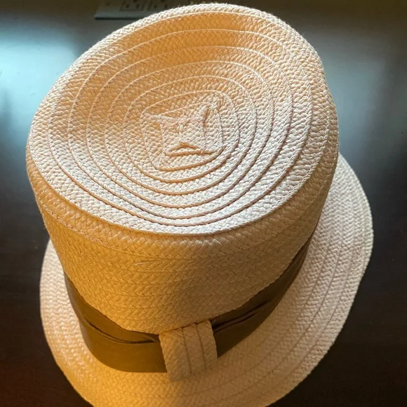 3/$10 Light pink straw hat - Picture 4 of 6